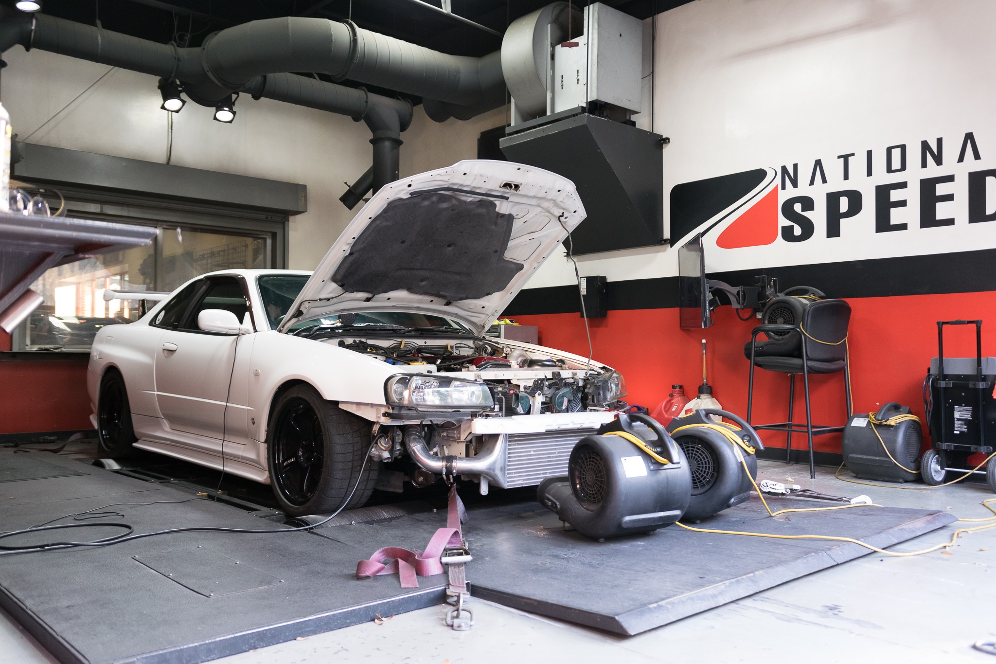 R34 Nissan Skyline GT-R V-Spec Makes Over 500whp On Pump Gas!